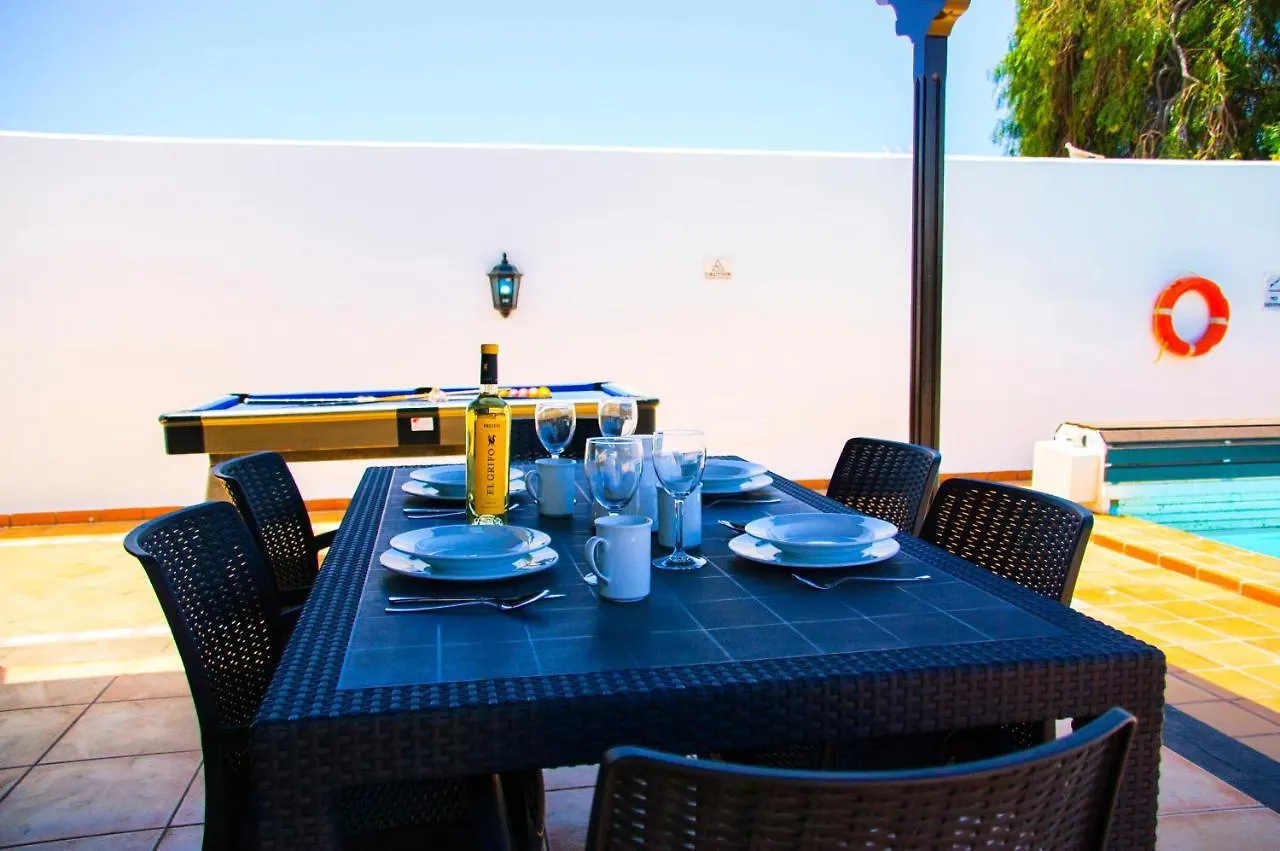 Villa Calamares With Heated Pool And Air Conditioning Playa Blanca